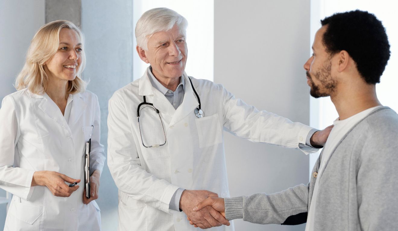 médicos com paciente