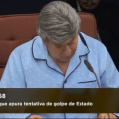 Meme mostra o ministro do STF Luiz Fux de pijama proferindo seu voto. Foto: Reprodução/X @toninhodocall