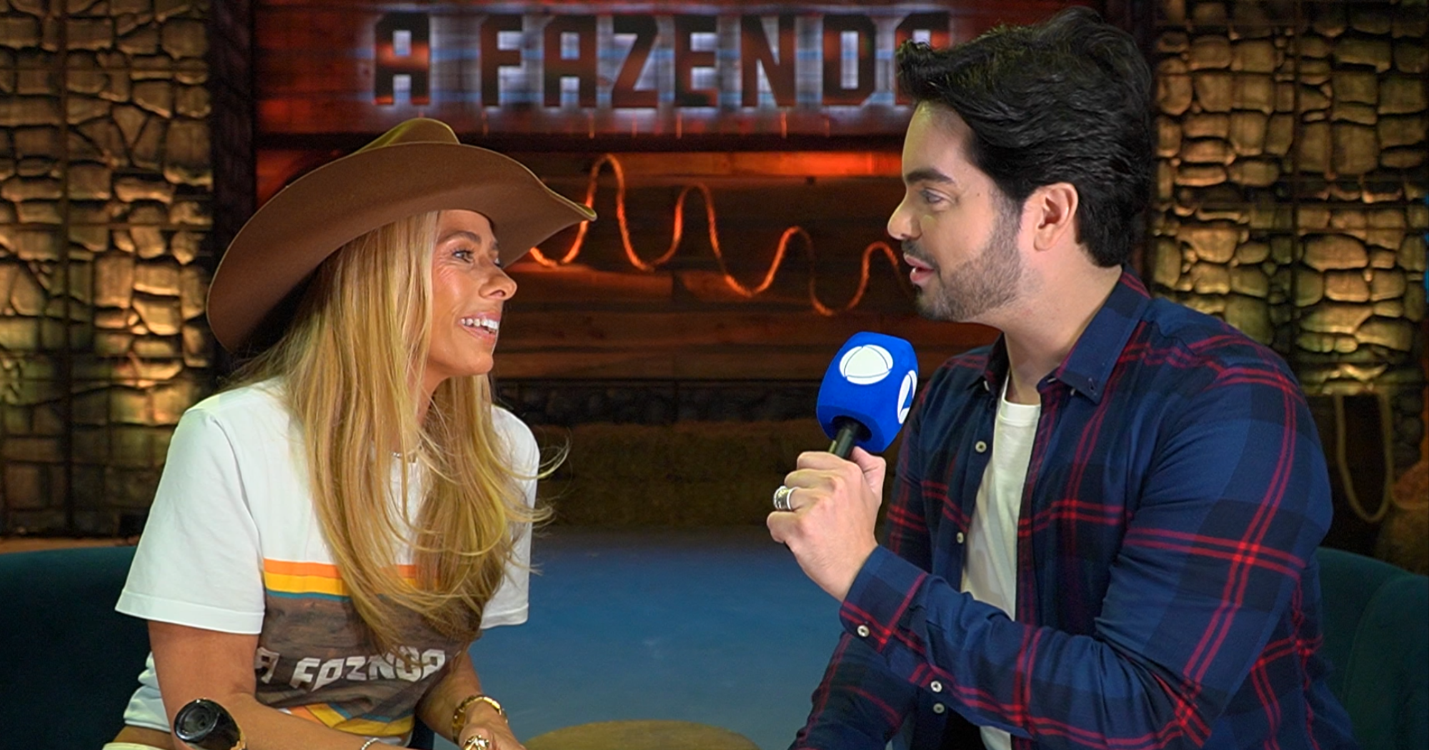 Coluna Pedro Permuy em entrevista exclusiva com Adriane Galisteu (Foto: Reprodução/Bruno Alves)