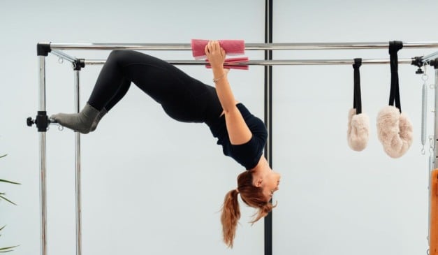 Viral O que acontece com seu corpo quando você faz Pilates para emagrecer?