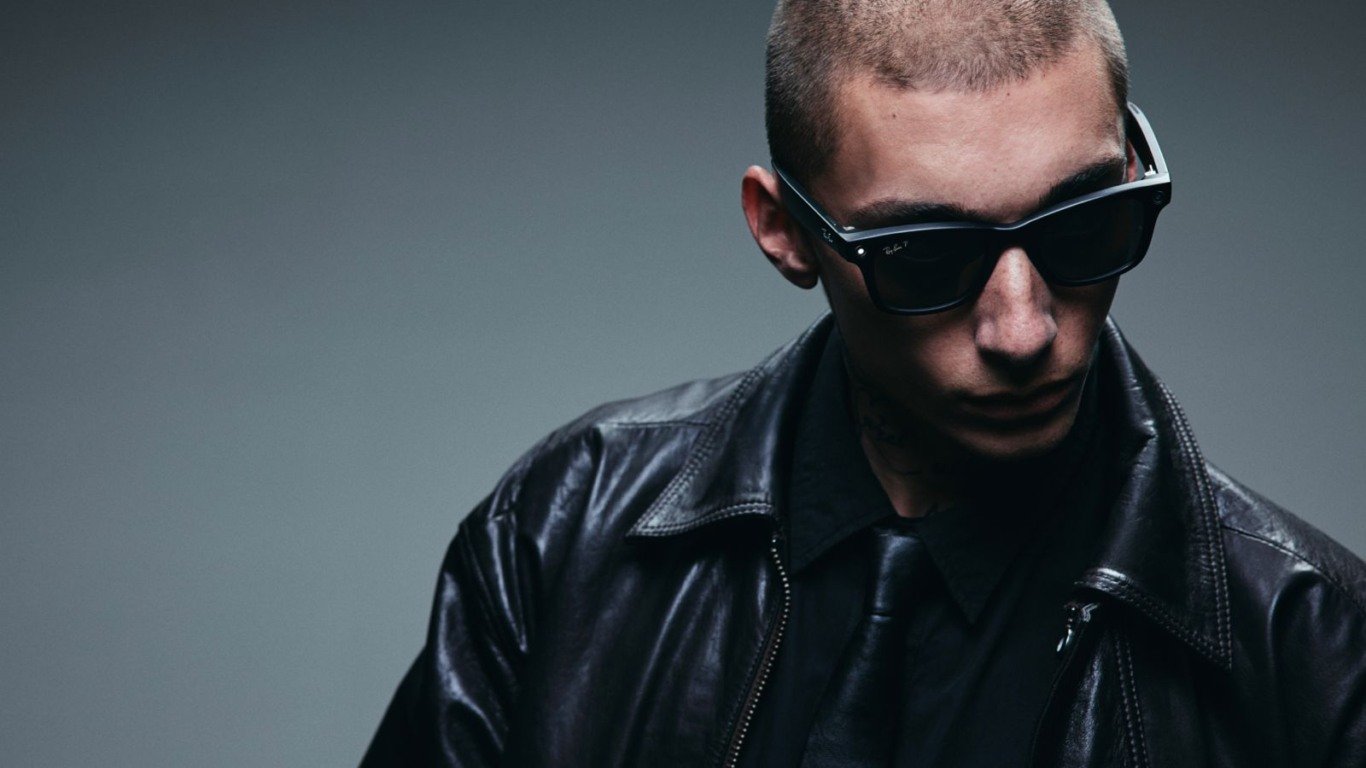 "Ferrari dos óculos", Ray-Ban inteligente da Meta com câmera 3K e IA tem fila de espera no ES (Foto: Ray-Ban/Divulgação)