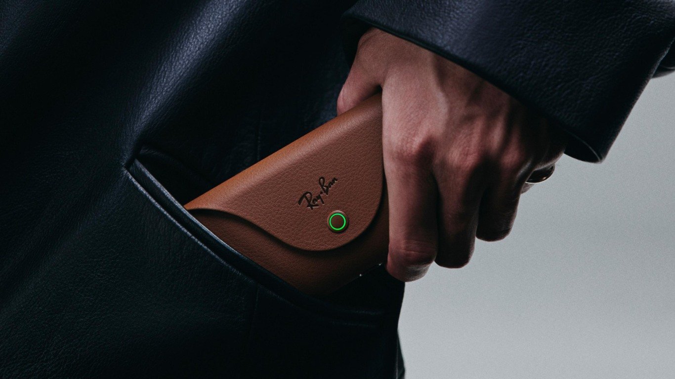 "Ferrari dos óculos", Ray-Ban inteligente da Meta com câmera 3K e IA tem fila de espera no ES (Foto: Ray-Ban/Divulgação)