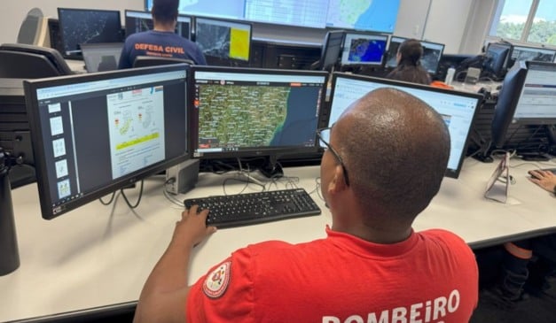 VFogo tecnologia de combate a incêndios do ES
