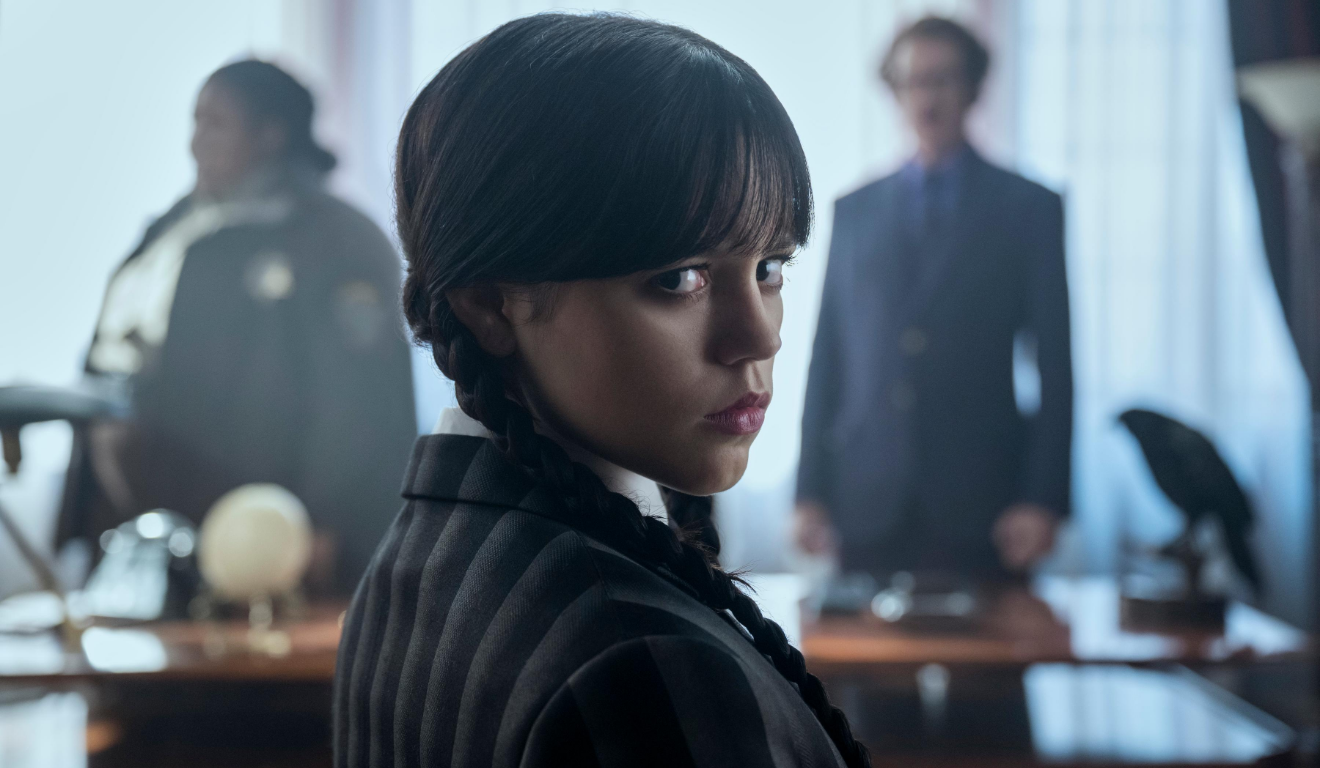 Cheia de surpresas, a segunda temporada mostra que o bizarro continua sendo seu maior trunfo (Foto: Reprodução/X/@wednesdayaddams)
