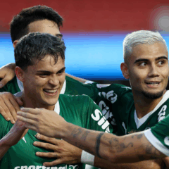 O jogador Ramón Sosa, da SE Palmeiras, comemora seu gol contra a equipe do São Paulo FC, durante partida válida pela vigésima sétima rodada, do Campeonato Brasileiro, Série A, no Estádio Morumbis. (Foto: Cesar Greco/Palmeiras/by Canon)