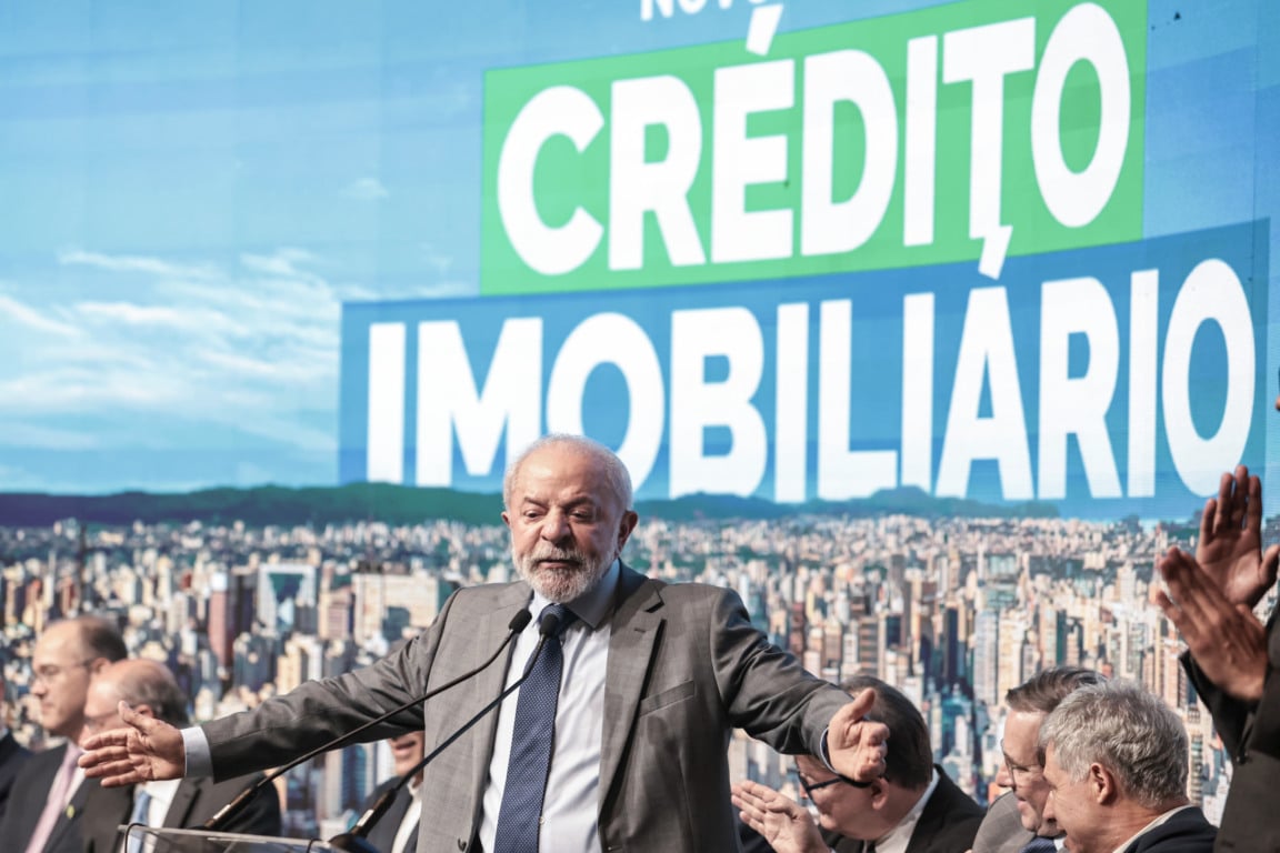 Lula disse, durante cerimônia de anúncio do novo modelo de crédito imobiliário, que famílias de classe média querem lugares "melhores" para terem suas casas.
Foto: Pulo Pinto/Agência Brasil