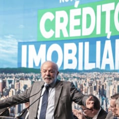 Lula disse, durante cerimônia de anúncio do novo modelo de crédito imobiliário, que famílias de classe média querem lugares "melhores" para terem suas casas.
Foto: Pulo Pinto/Agência Brasil