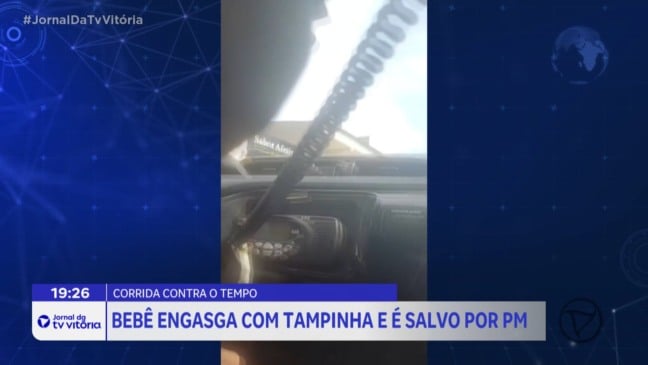Bebê engasga com tampinha e é salvo por policiais