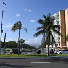 Área à esquerda da imagem, com tapumes, é onde será construída ampliação da Norte-Sul. Foto: Thiago Soares/Folha Vitória