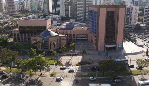 Assembleia Legislativa do Espírito Santo na Enseada do Suá