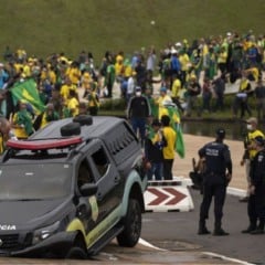 Manifestantes fazem ato contra governo no dia 8 de janeiro 2023