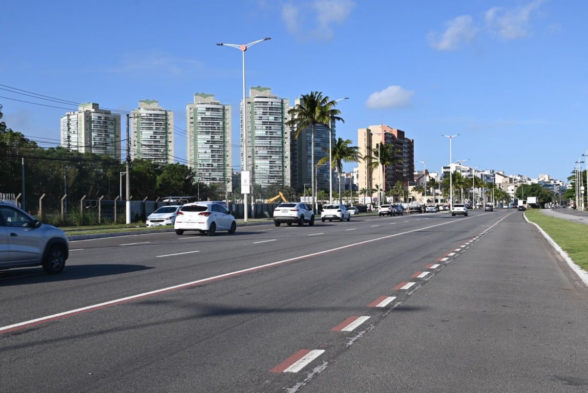 Avenida Dante Michelini Mergulhão de Camburi