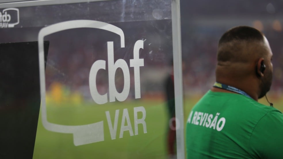 VAR em Flamengo x Grêmio - Copa do Brasil - Maracanã Árbitro de Vídeo (VAR) em Flamengo x Grêmio, pelas Quartas de Final da Copa do Brasil 2018. Foto: Fernando Torres / CBF