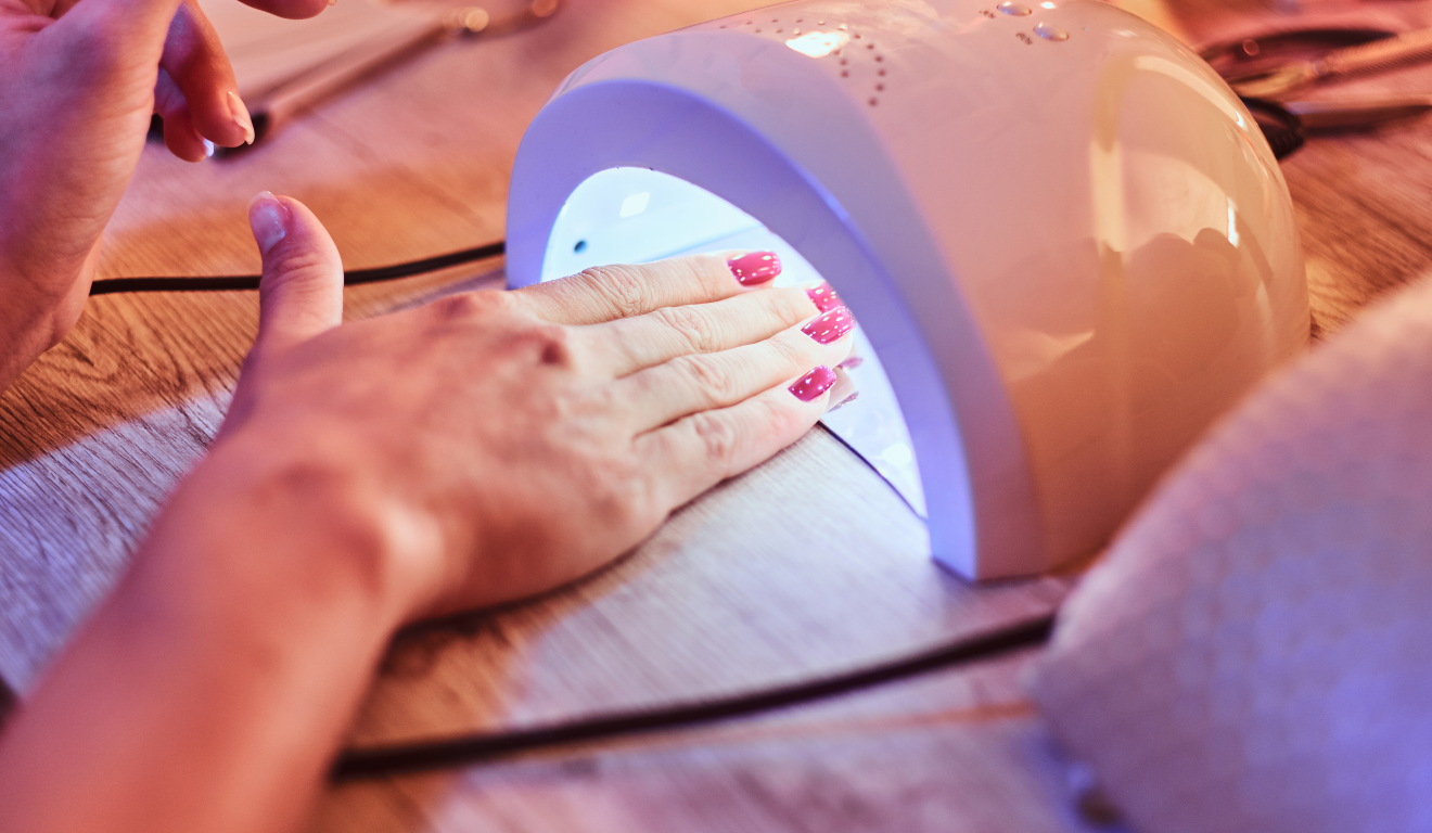 Esmaltes que rejuvenescem e estão em alta na primavera: descubra as cores que vão renovar seu visual/Canva
