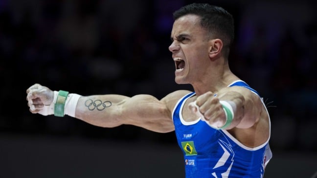 Mundial de Ginástica Artística. Jacarta, Indonésia. Caio Souza na final do individual geral.
