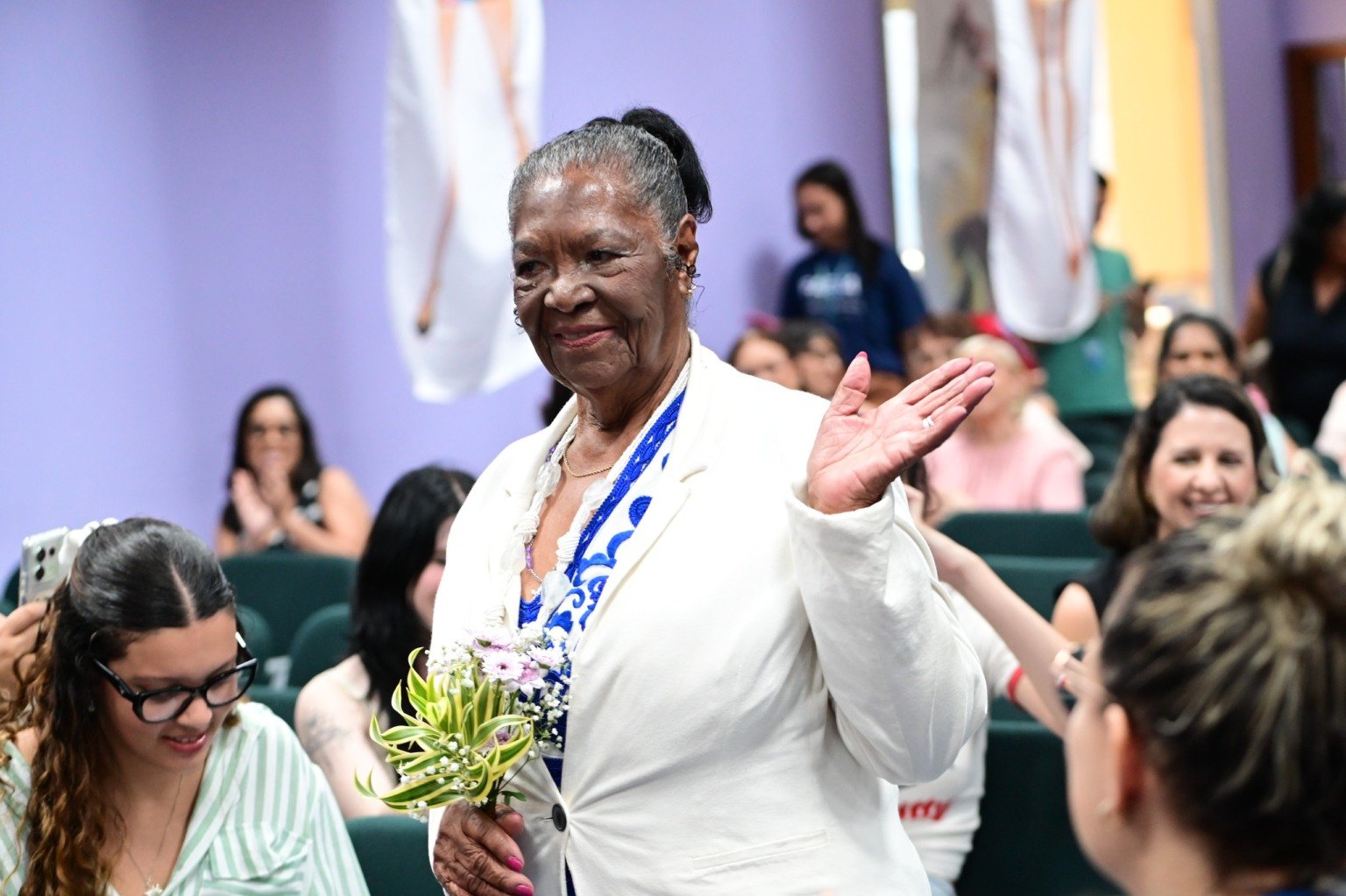 Desfile de moda - Asilo dos idosos na Faesa Desfile de moda - Asilo dos idosos na Faesa
