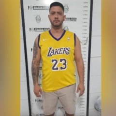 Homem se entrega para a polícia em Linhares (Foto/reprodução: TV Vitória)