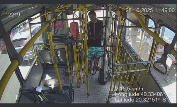 Foragido da Justiça é identificado por câmera dentro de ônibus e acaba preso