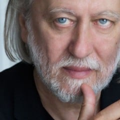 Escritor húngaro László Krasznahorkai venceu o Prêmio Nobel de Literatura 2025 (Foto: Nina Subin/New Directions Publishing/Divulgação)