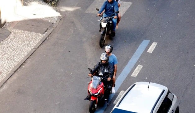 Enquanto na população brasileira ocupada, 44,3% dos trabalhadores são informais, entre os plataformizados, como chama o IBGE, esse percentual salta para 71,1%. Foto: Tânia Rêgo/Agência Brasil