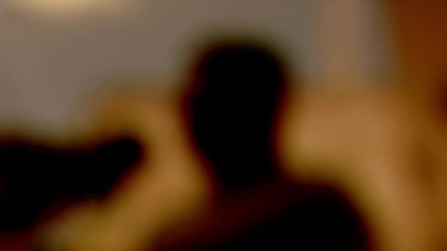 Pai de adolescente amarrado em assalto na Serra. Foto: TV Vitória/Reprodução