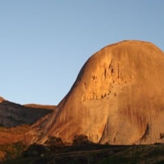 Pedra Azul é muito procurada por visitantes. Nos dois últimos meses, aconteceram mais de 155 mil desembarques aéreos mensais no ES. Foto: Acervo Iema