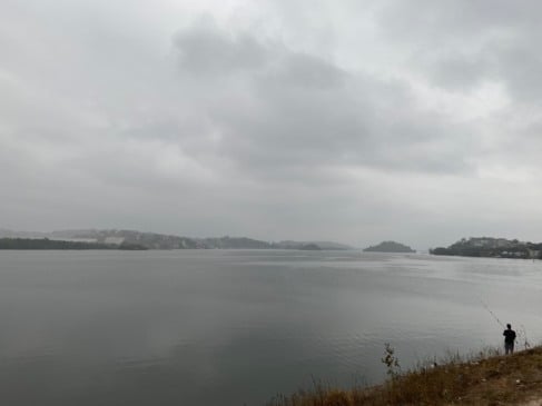Previsão do tempo dia nublado ou chuva