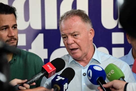 Renato Casagrande em coletiva armazém 5