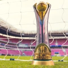Troféu da Série D. SÉRIE D: BARRA VENCE O SANTA CRUZ NA PRIMEIRA PARTIDA DA FINAL Foto: Fabio Souza/CBF