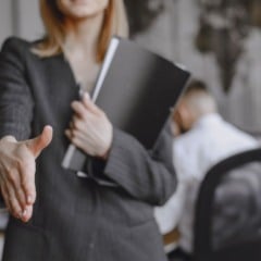 Ao longo do mutirão, os participantes também poderão se cadastrar no Sine e participar de entrevistas de emprego no local. Foto: Freepik