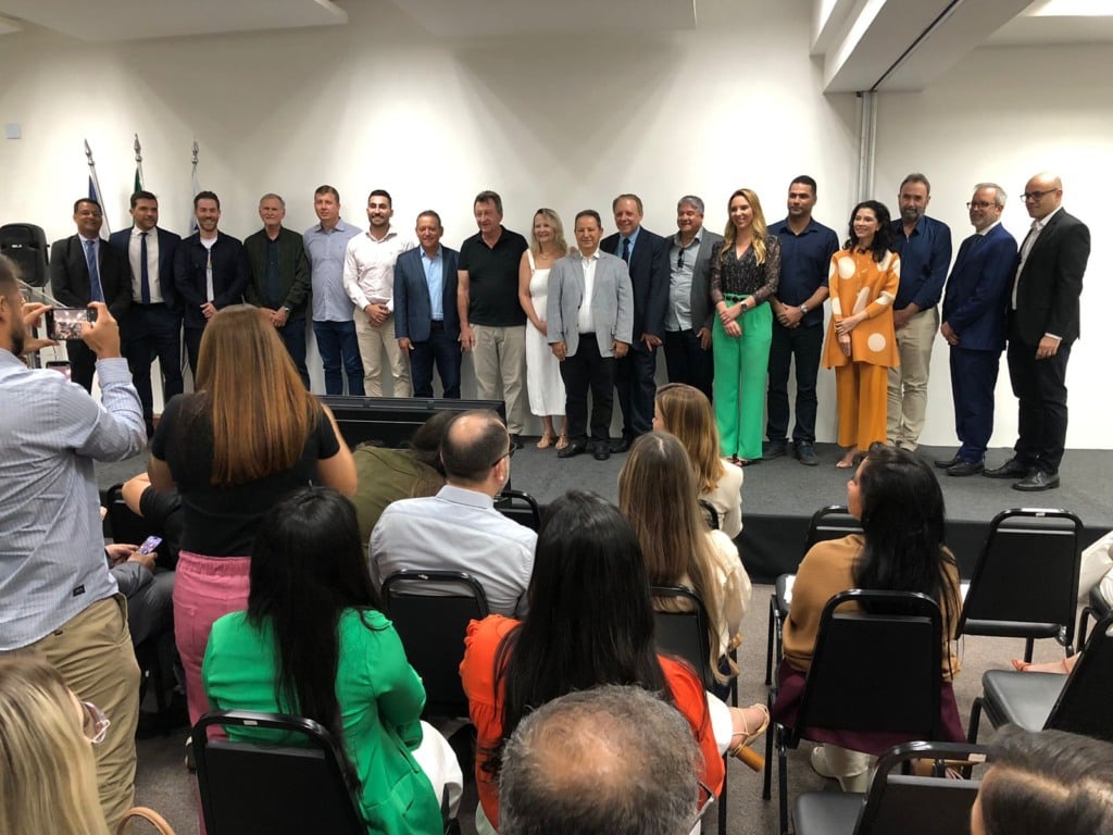 Prefeitos, vices, representantes de municípios, da ONG Transparência Capixaba e do ES em Ação participaram da divulgação do ranking de transparência. Crédito: Edu Kopernick