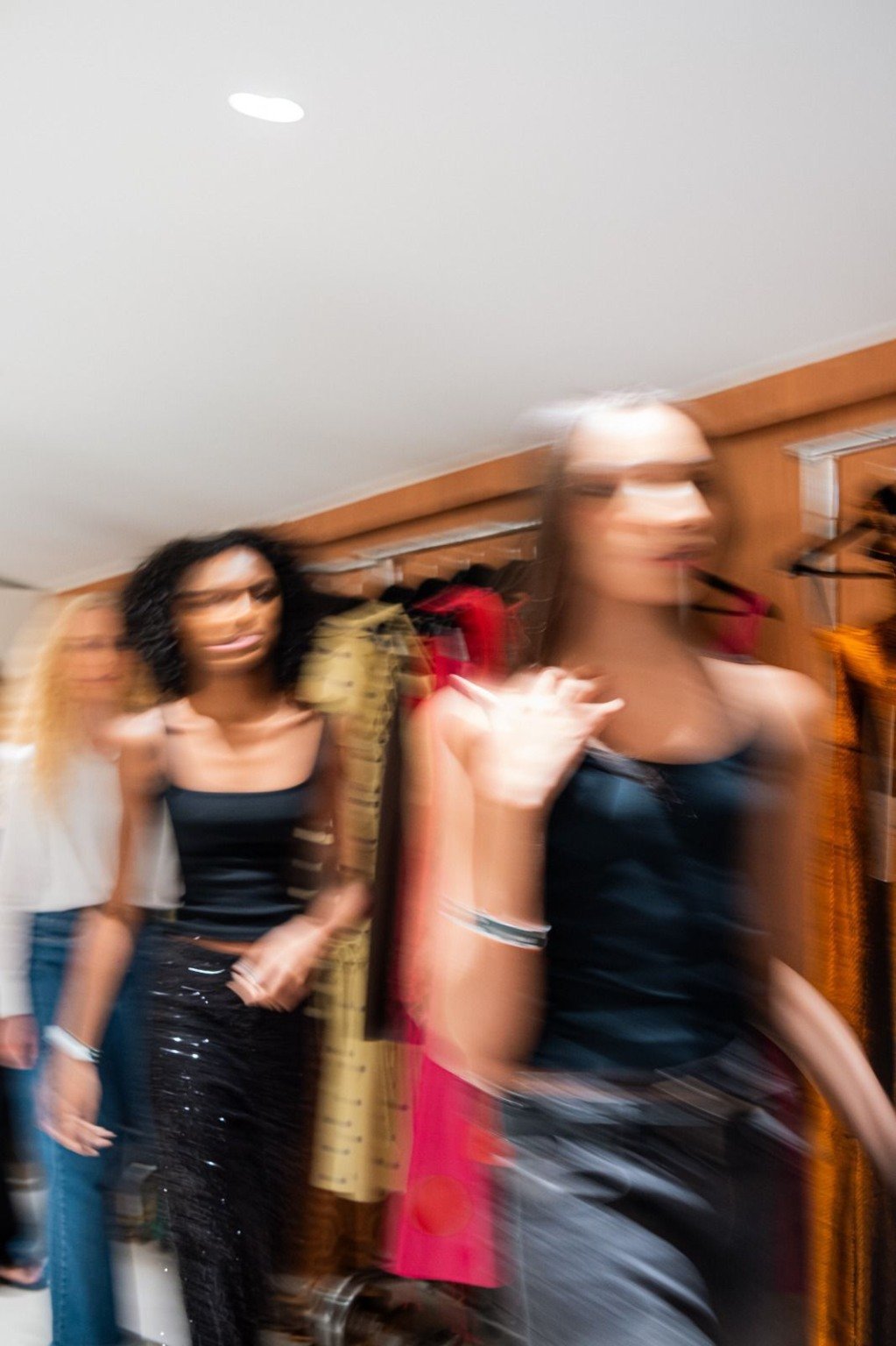 Grife de sapatos capixaba celebra o artesanal na São Paulo Fashion Week