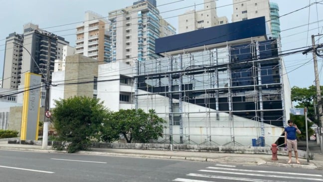 As obras que vão transformar o antigo Hospital Santa Mônica na unidade de Vila Velha do Vitória Apart devem ficar prontas ainda este ano e a unidade vai começar a operar em fevereiro. Crédito: Thiago Soares