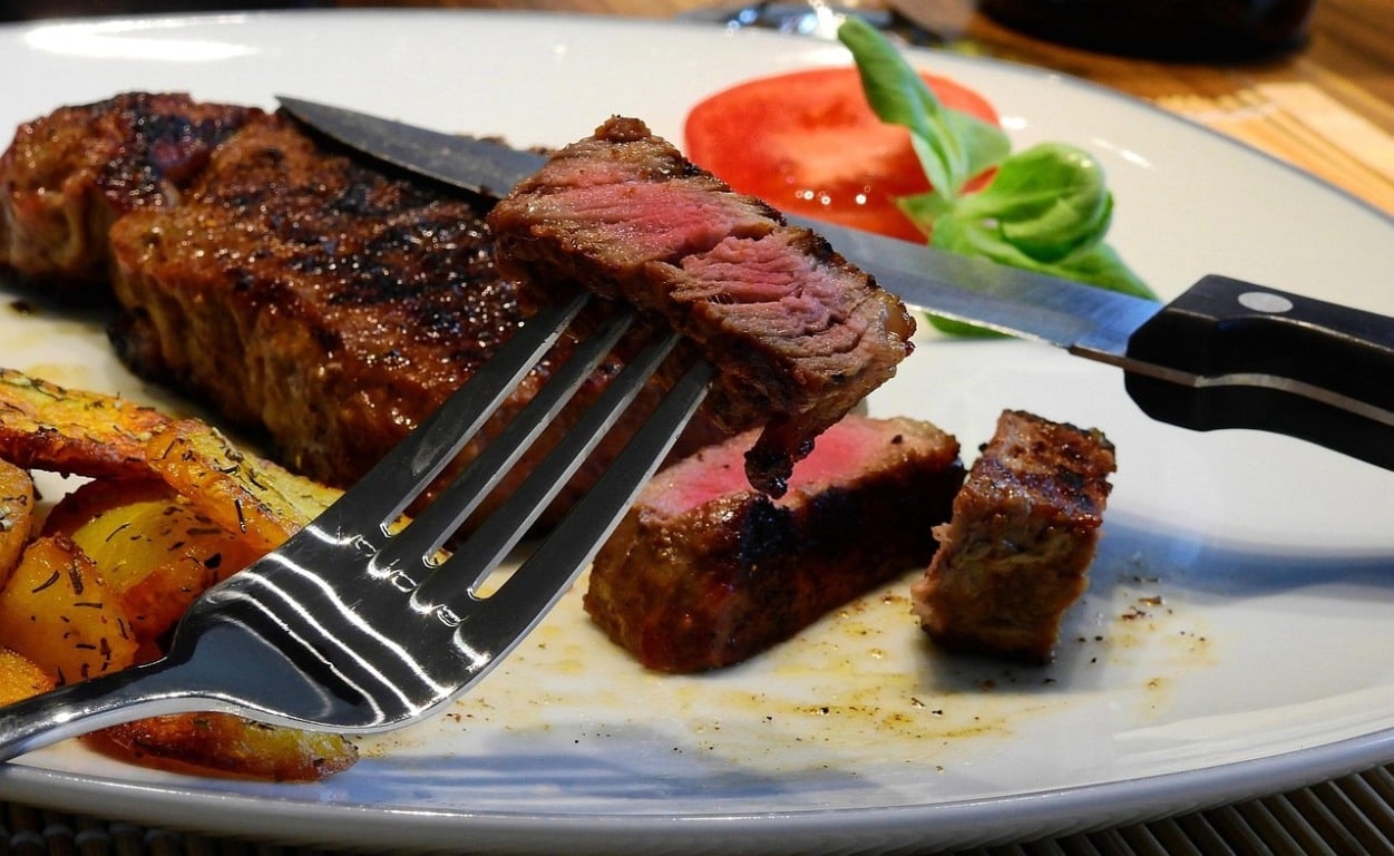 carne no prato