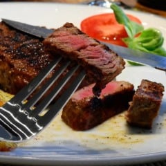 carne no prato