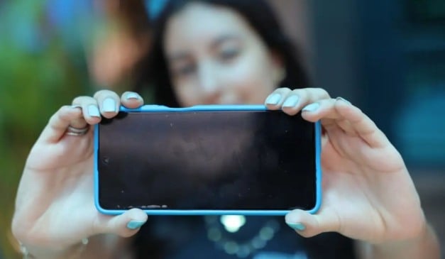 pesquisa celular em escolas