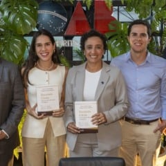 O mundo jurídico em noite movimentada de autógrafos na Casa OAB