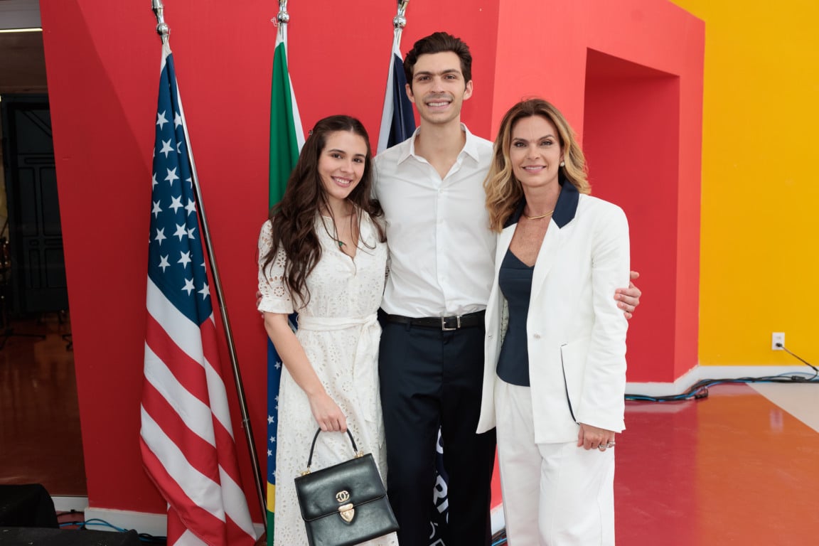 Com governador, prefeito e empresários, Mariana Buaiz e Americo Buaiz Filho inauguram mega sede da Escola Americana de Vitória (Foto: Everton Nunes)