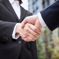 empresários aperto de mãos negociação