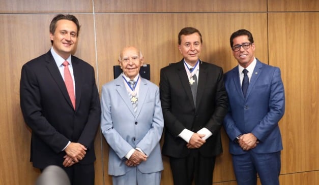 fábio coelho e o pai foram homenageados