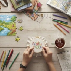 10 hobbies relaxantes para aliviar o estresse em casa