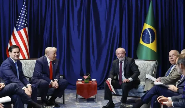 Trump e Lula em reunião na Malásia