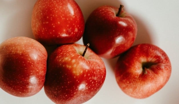 Você sabia? Maçã cozida pode ser o segredo para um intestino mais saudável