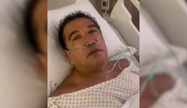 Magno Malta após cirurgia no joelho