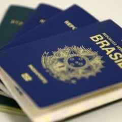 Polícia Federal pode suspender emissão de passaporte