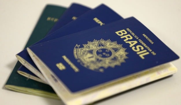 Polícia Federal pode suspender emissão de passaporte