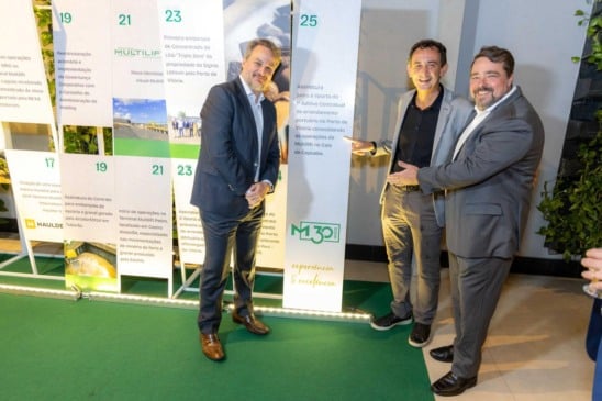 Empresa de logística integrada comemora 30 anos com festa