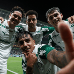 Palmeiras,em jogo contra a equipe do Grêmio FBPA, durante partida válida pela trigésima sexta rodada, do Campeonato Brasileiro, Série A, na Arena do Grêmio. (Foto: Cesar Greco/Palmeiras/by Canon)