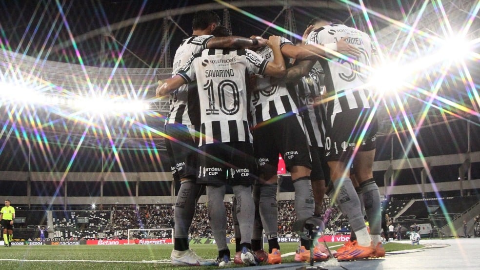 BOTAFOGO x Vasco pelo Campeonato Brasileiro no Estadio Nilton Santos, 05 de Novembro de 2025, Rio de Janeiro, RJ, Brasil. Foto: Vitor Silva/Botafogo. BOTAFOGO x Vasco pelo Campeonato Brasileiro no Estadio Nilton Santos, 05 de Novembro de 2025, Rio de Janeiro, RJ, Brasil. Foto: Vitor Silva/Botafogo.