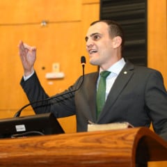 Alcântaro Filho durante sessão na Ales (foto: Paula Ferreira /Ales)